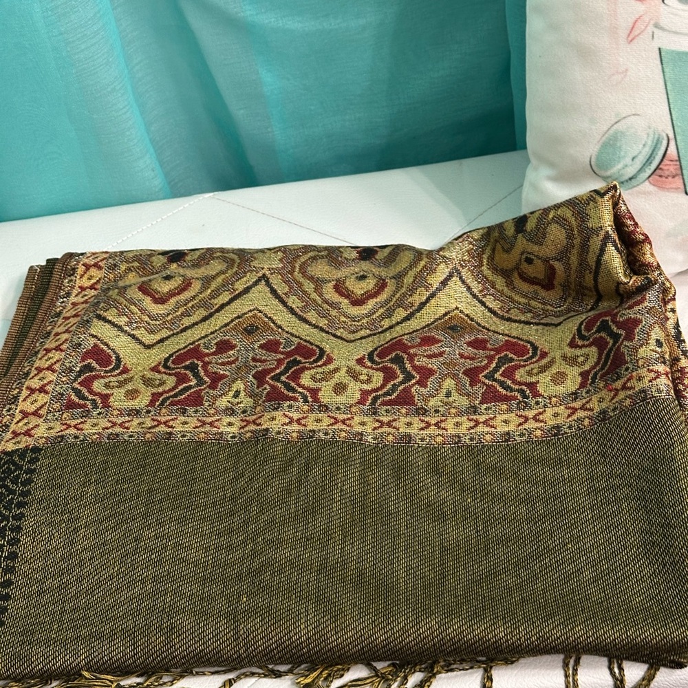 NEW Elegant Pashmina Reversible Scarf